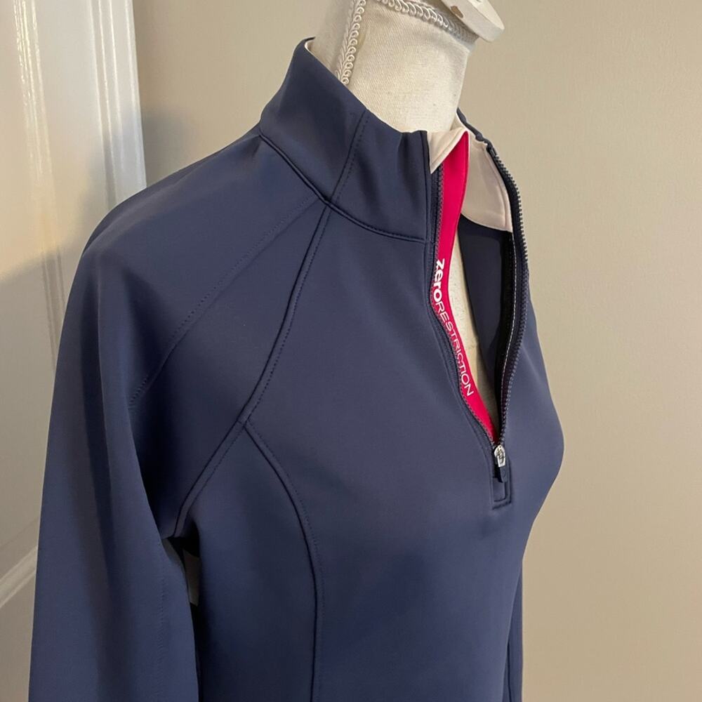 Zero Restriction Pullover - Picture 2 of 5